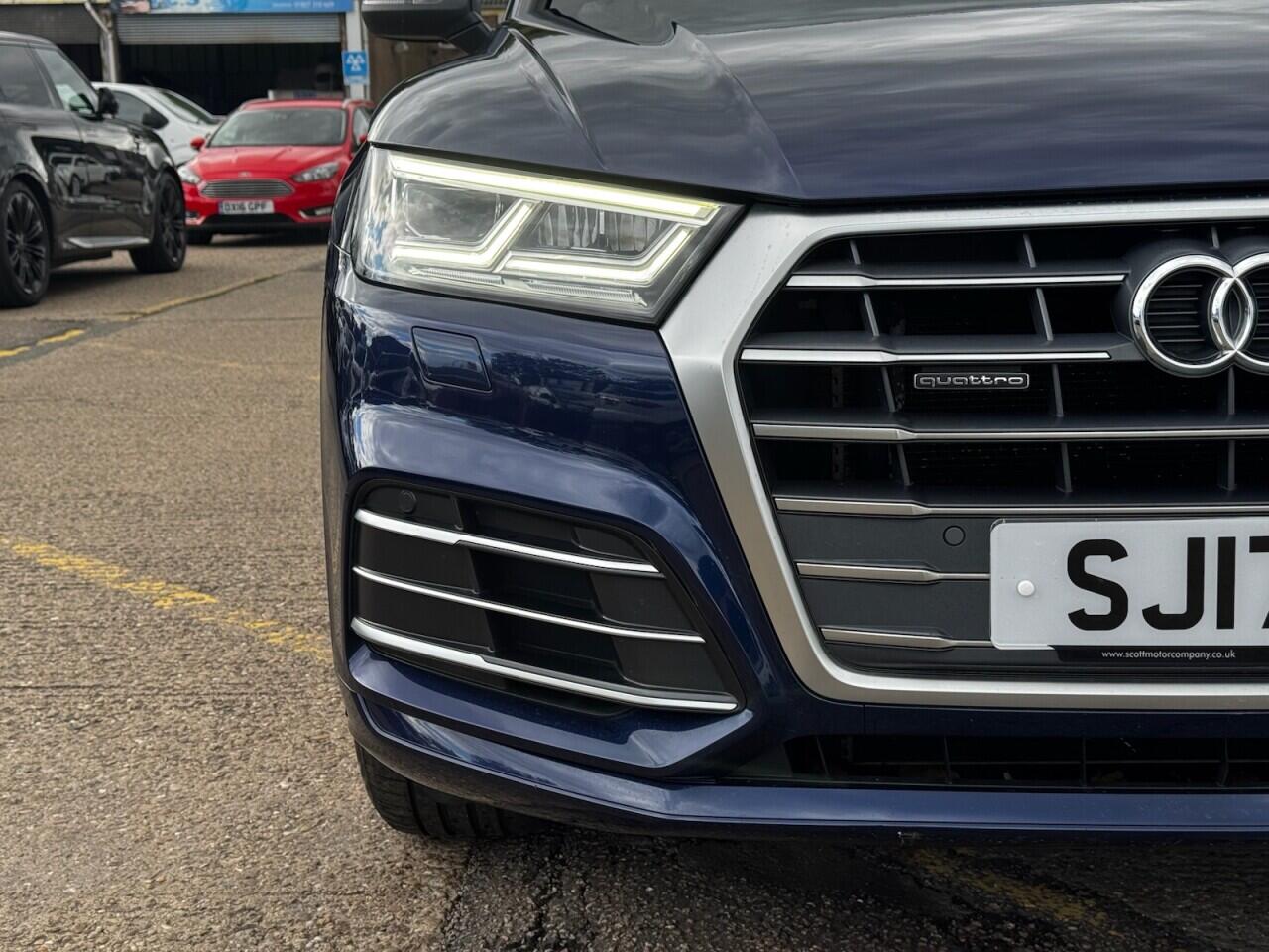 Audi Q5 view 19