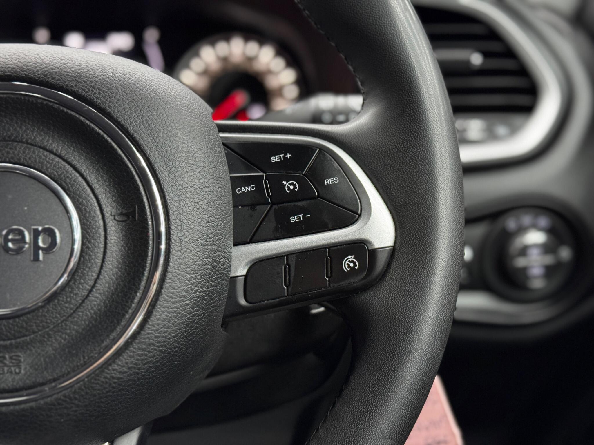Jeep Renegade view 21