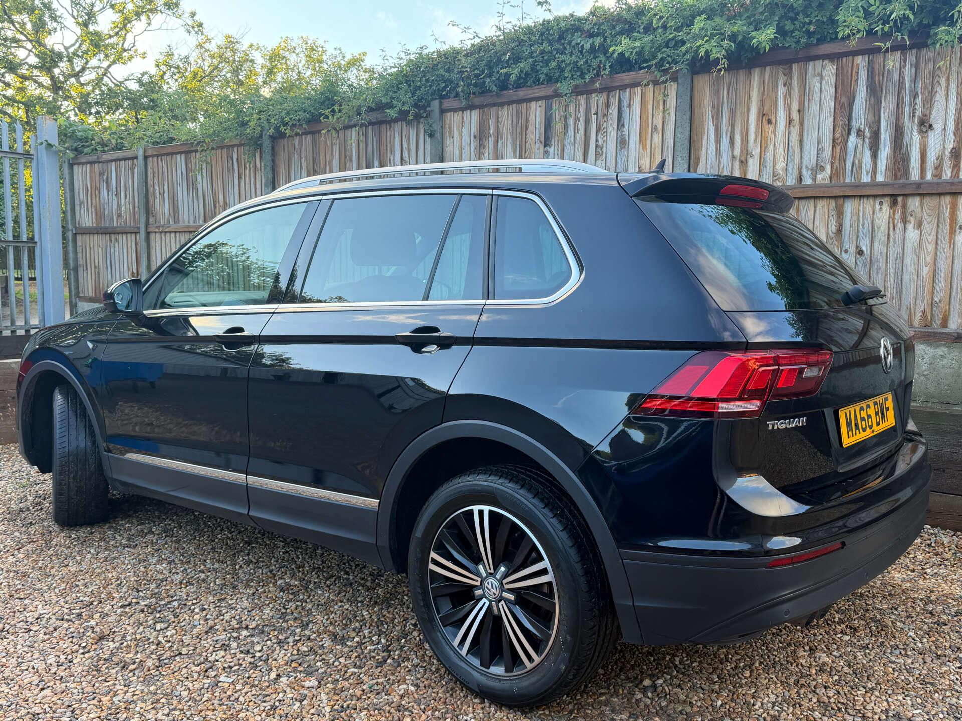 Volkswagen Tiguan view 7