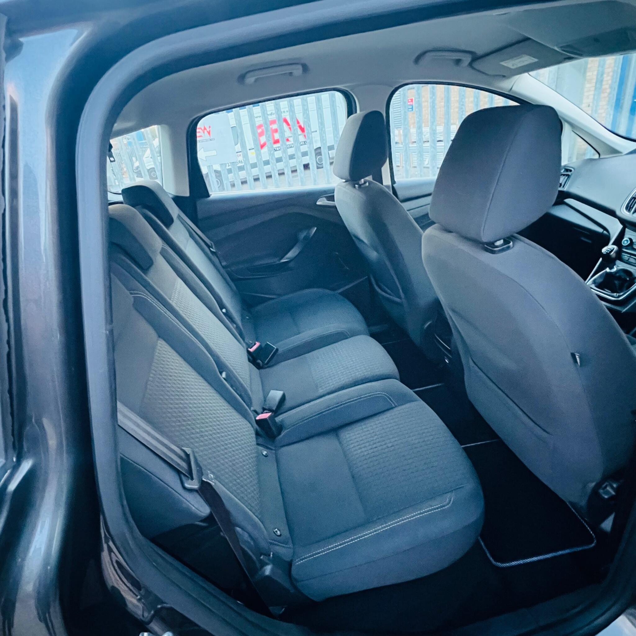 Ford C-Max view 20