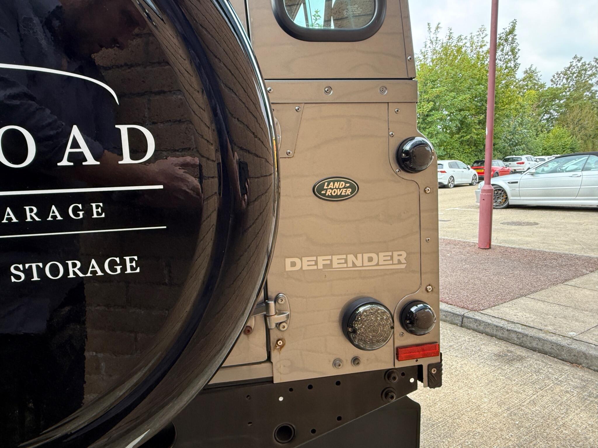 Land Rover Defender view 16