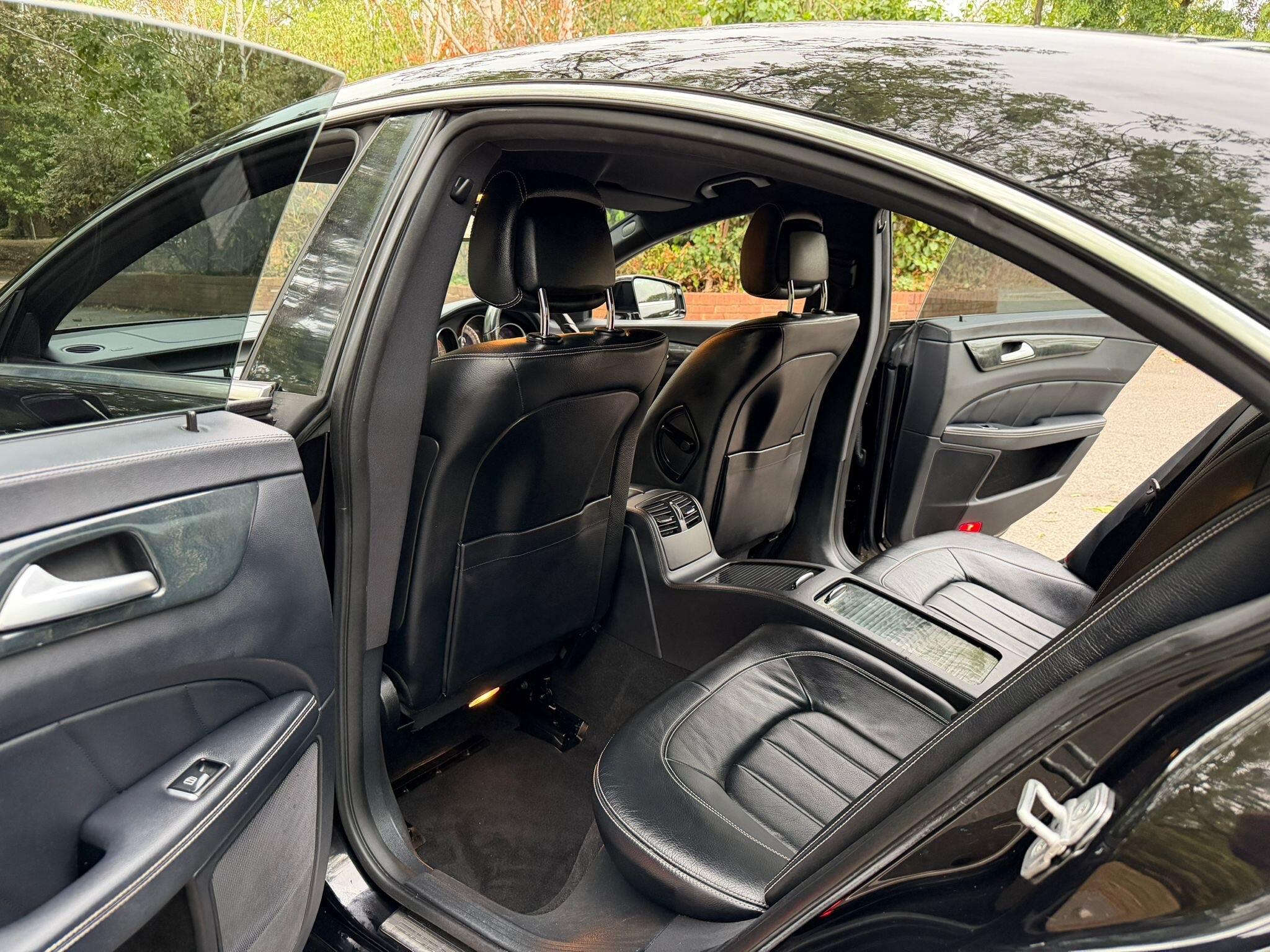 Mercedes-Benz CLS view 18