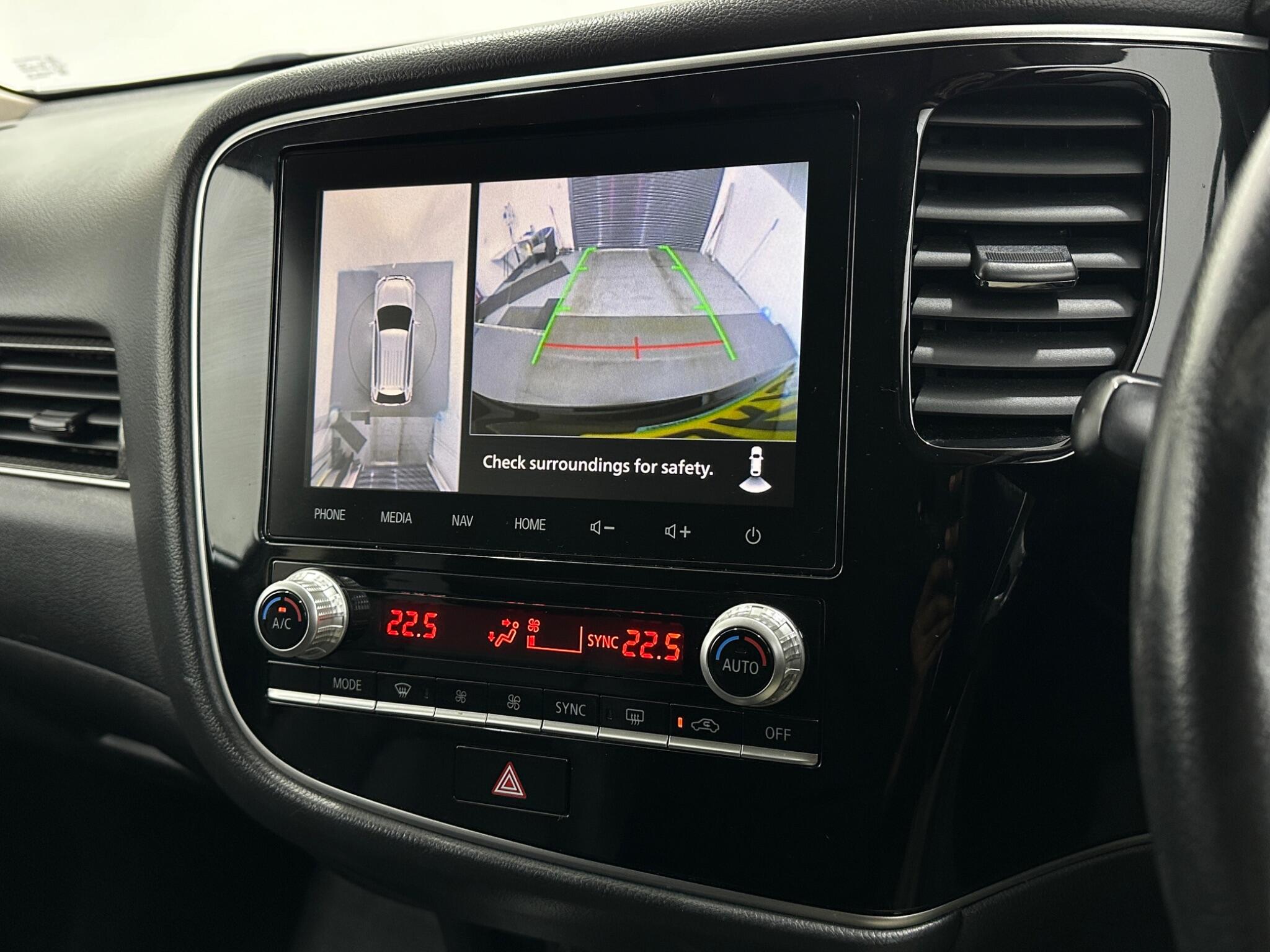 Mitsubishi Outlander view 24