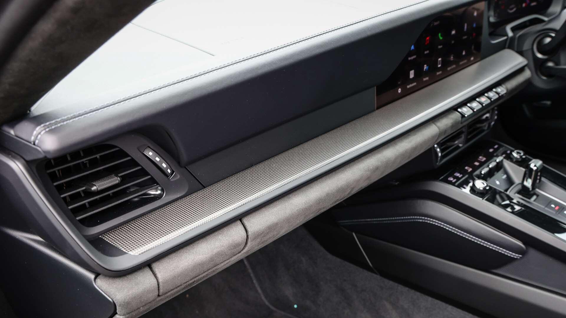 Porsche 911 view 21