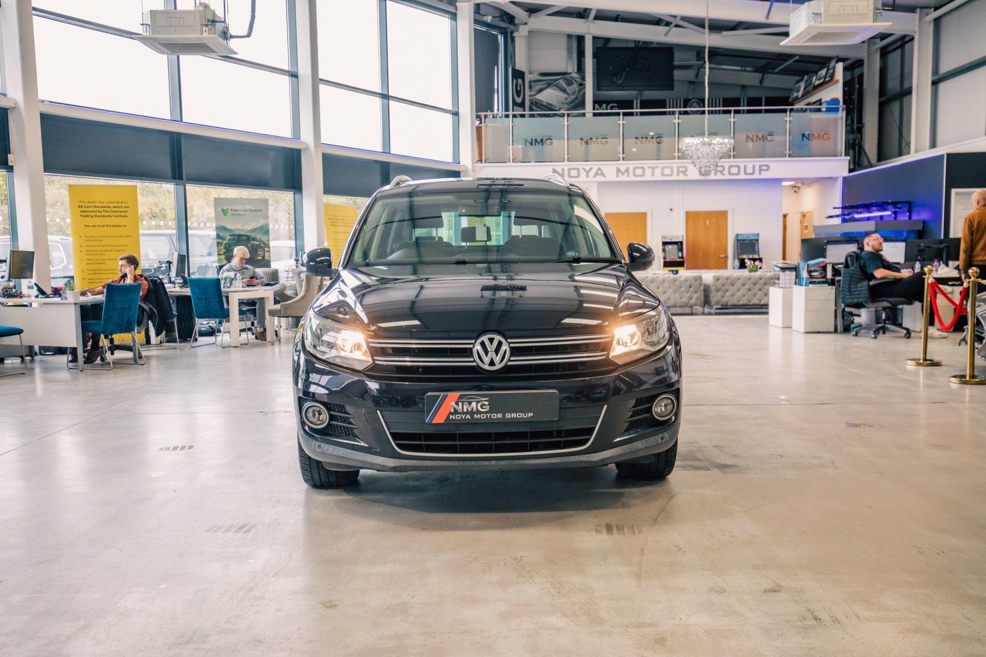 Volkswagen Tiguan view 24