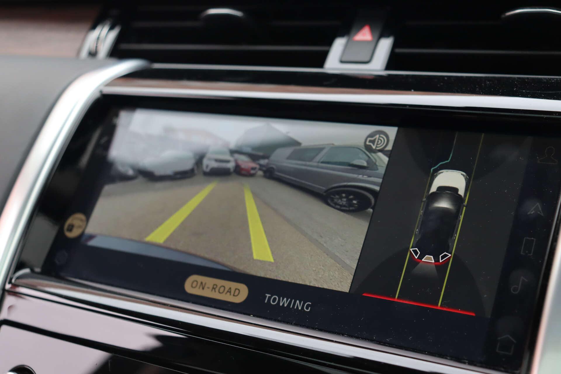 Land Rover Discovery Sport view 40