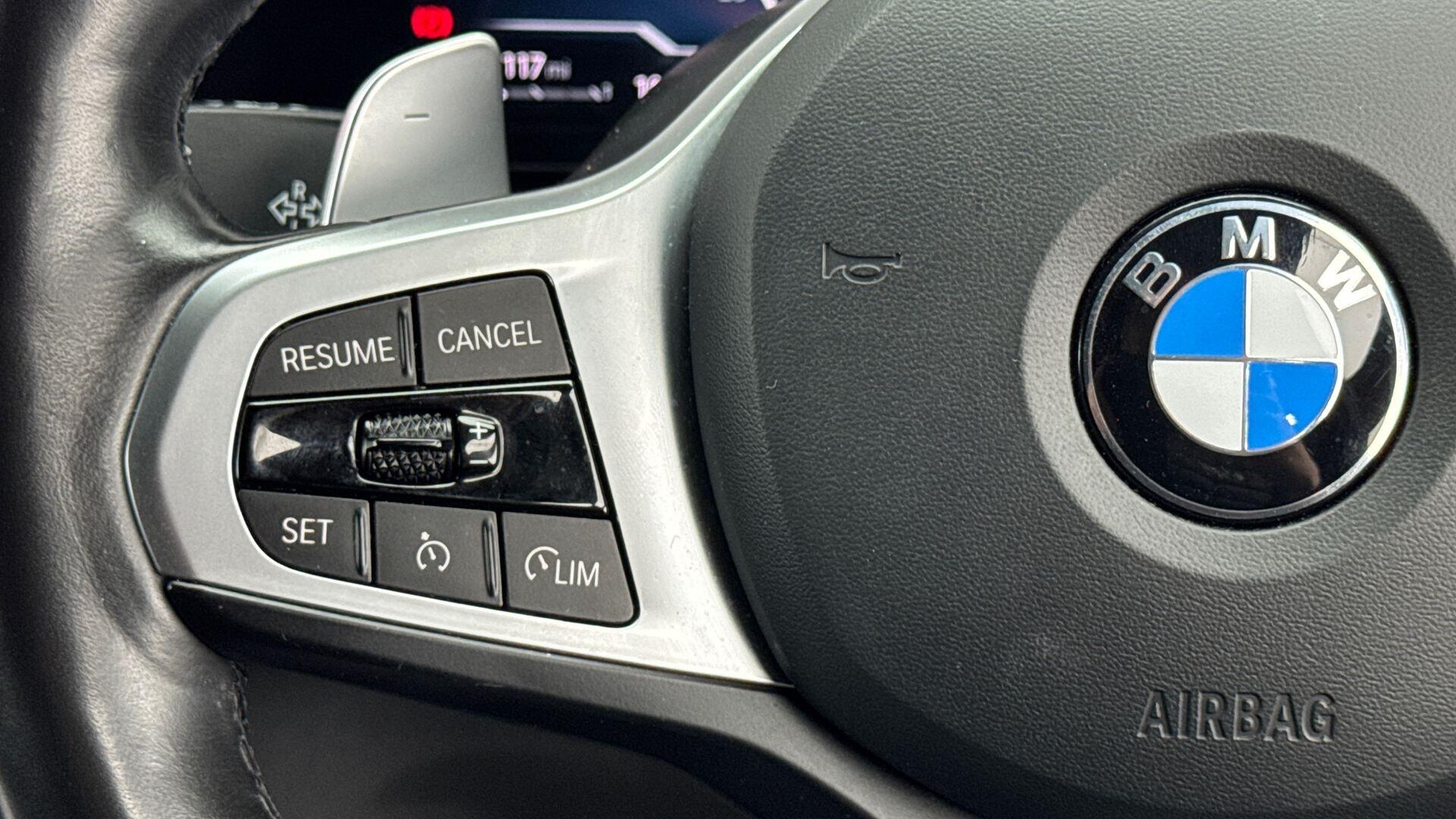 BMW 3 Series view 17