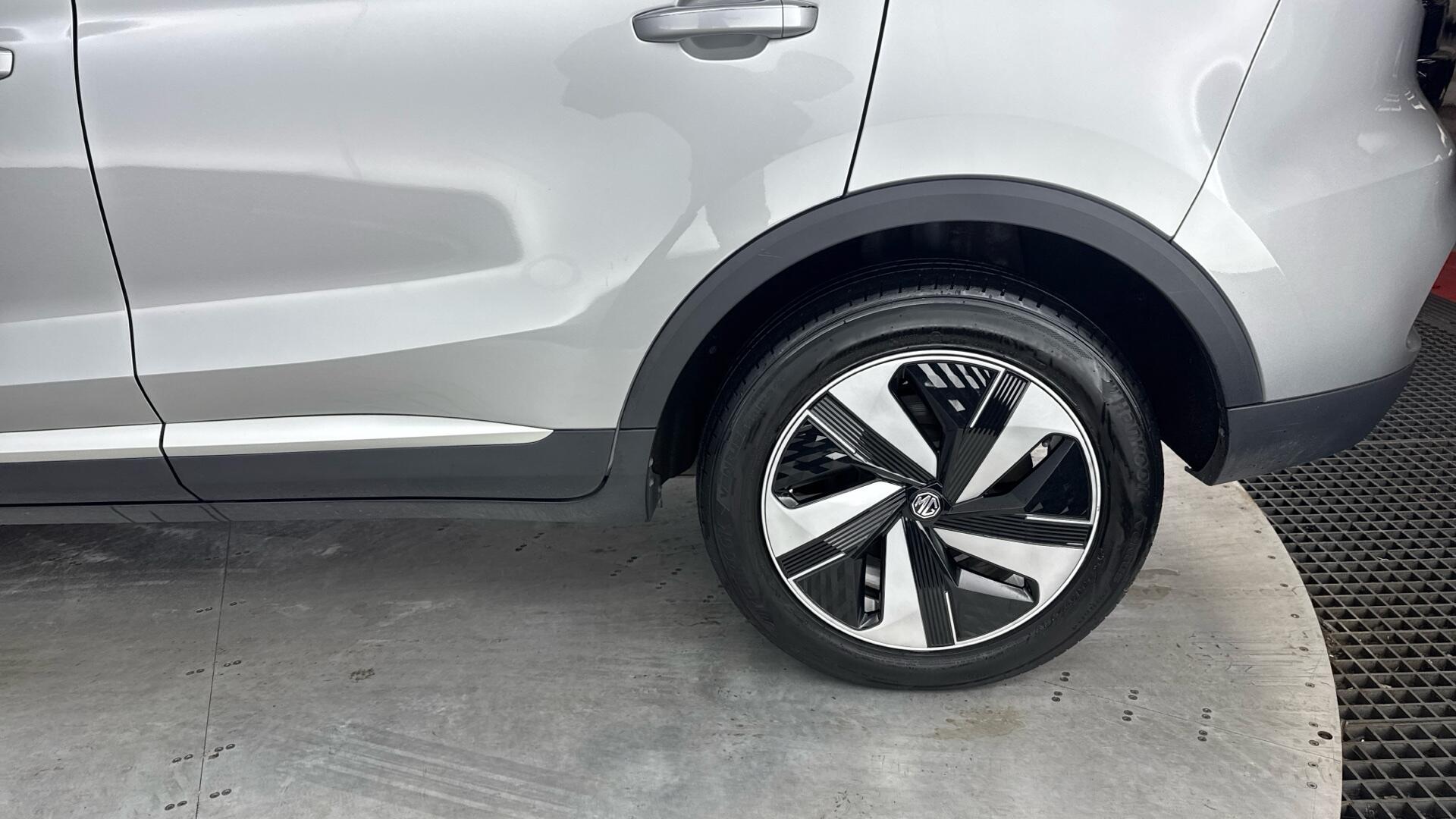 MG ZS view 22