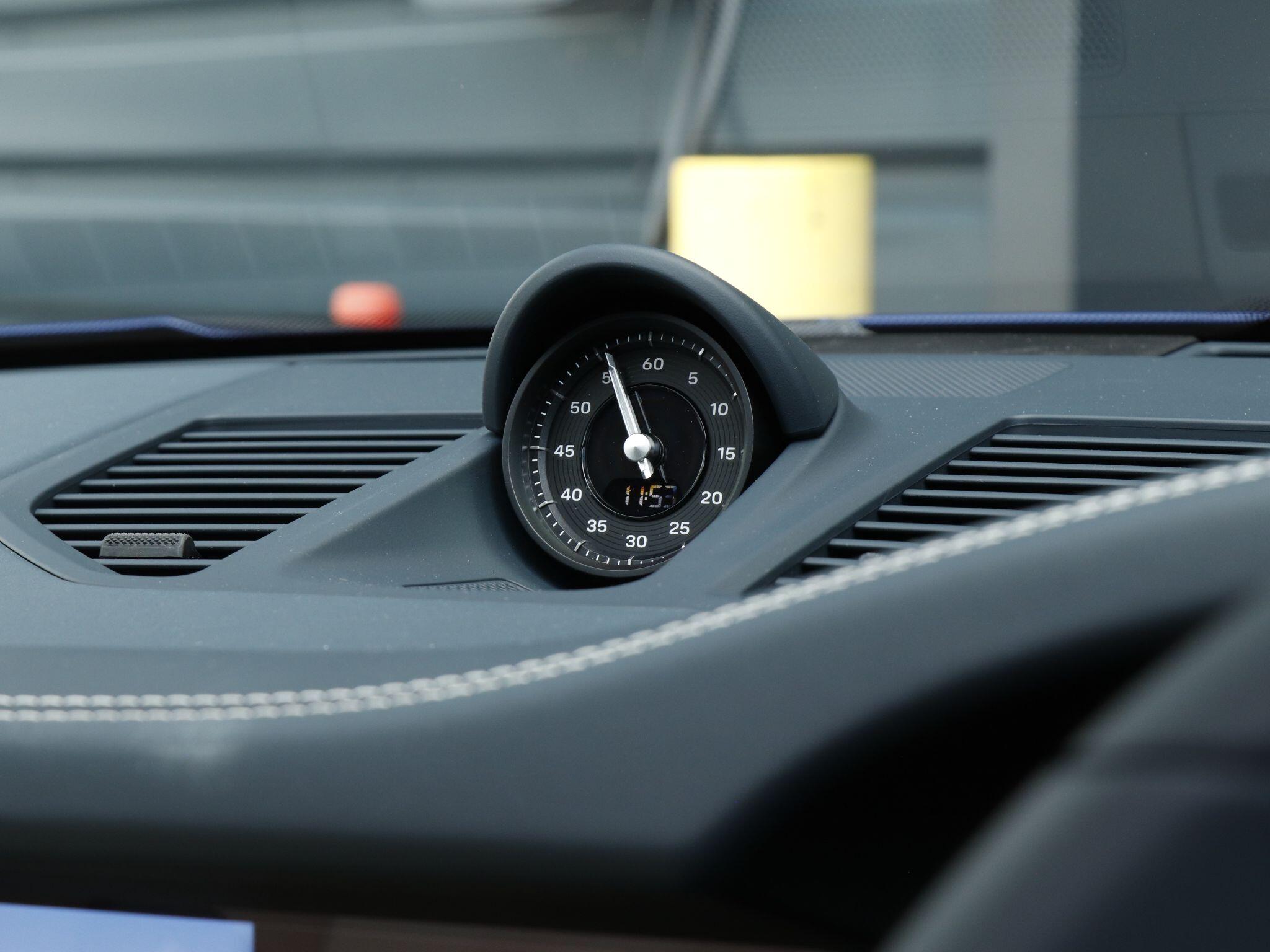 Porsche 911 view 15