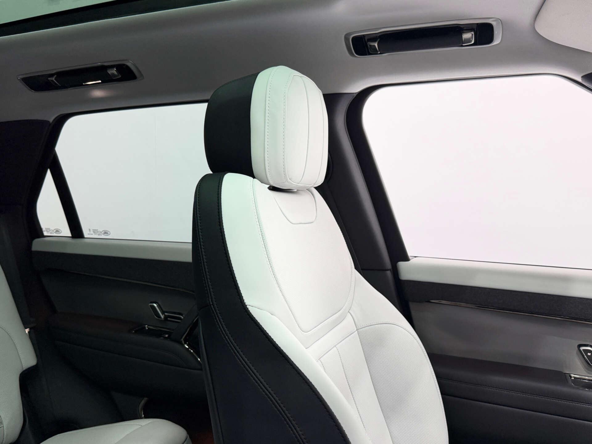 Land Rover Range Rover Sport view 37