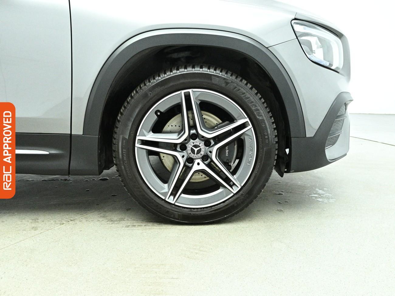 Mercedes-Benz GLB view 29