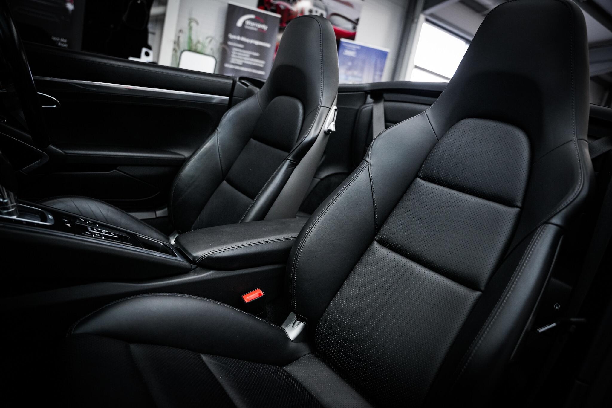 Porsche 911 view 24