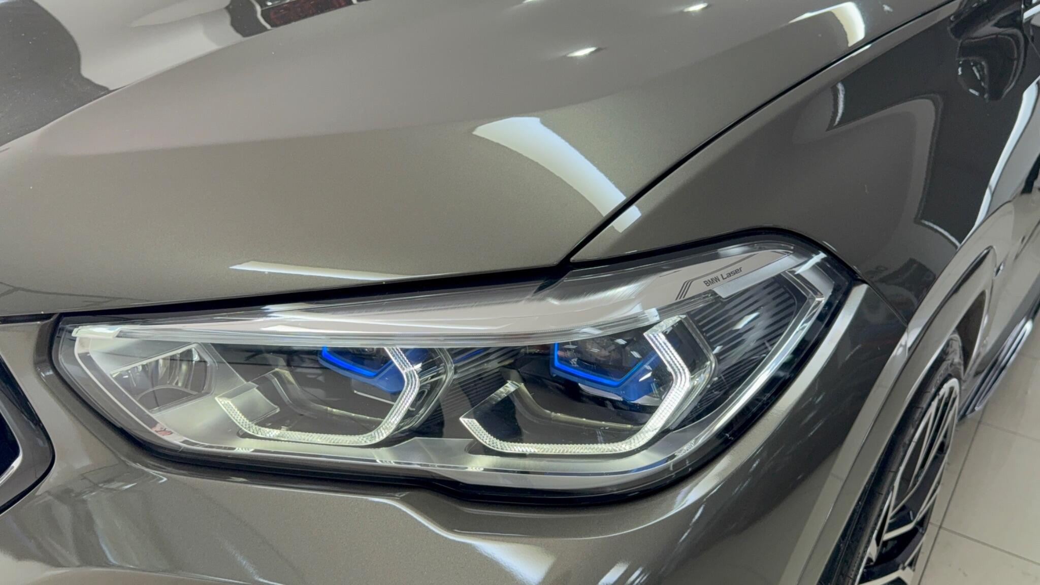 BMW X6 view 11