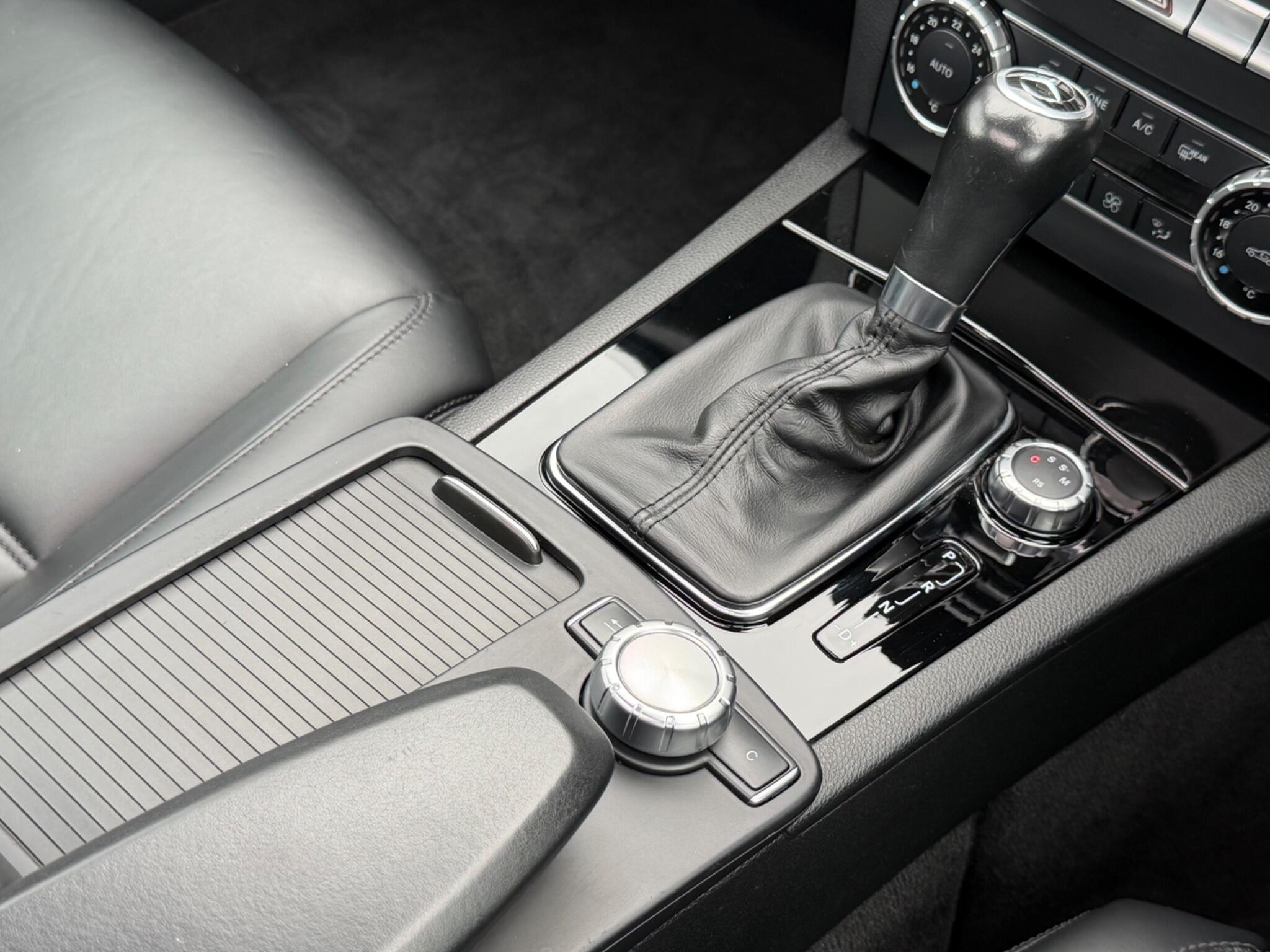 Mercedes-Benz C-Class view 41