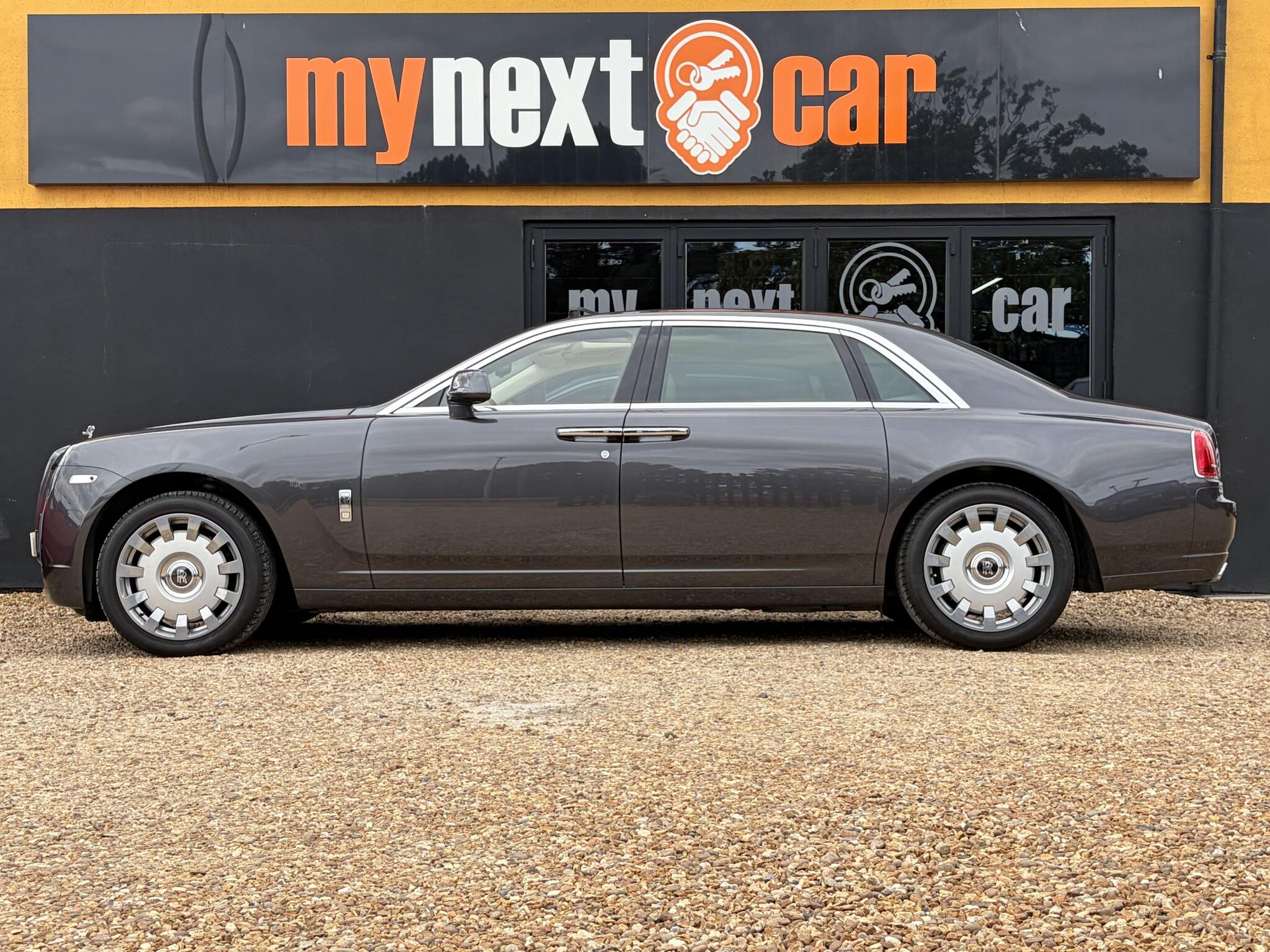 Rolls-Royce Ghost view 8
