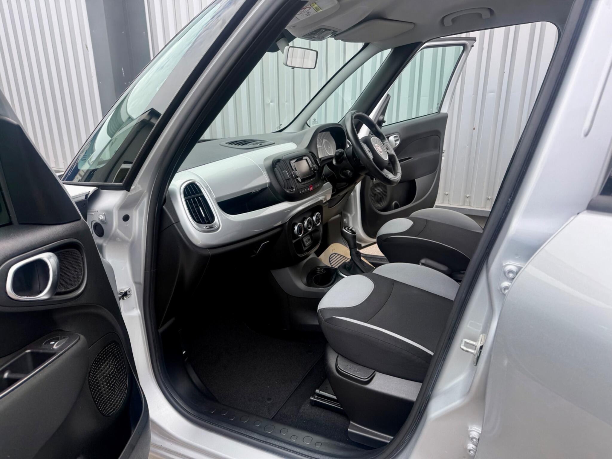 Fiat 500l view 27