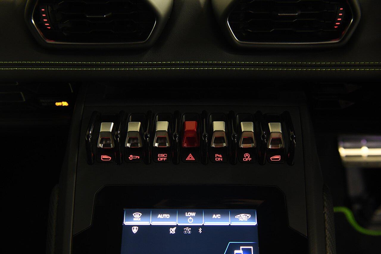 Lamborghini Huracan view 18