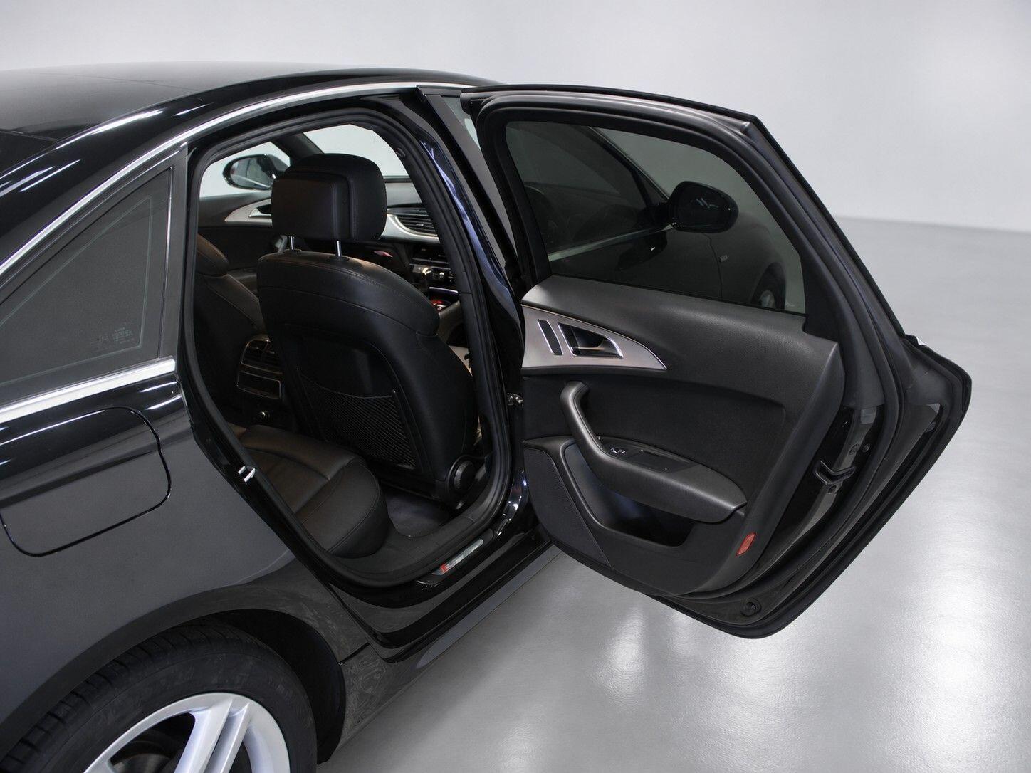 Audi A6 view 26