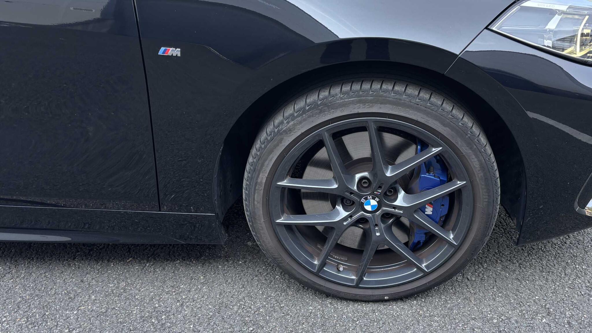 BMW 1 Series view 19