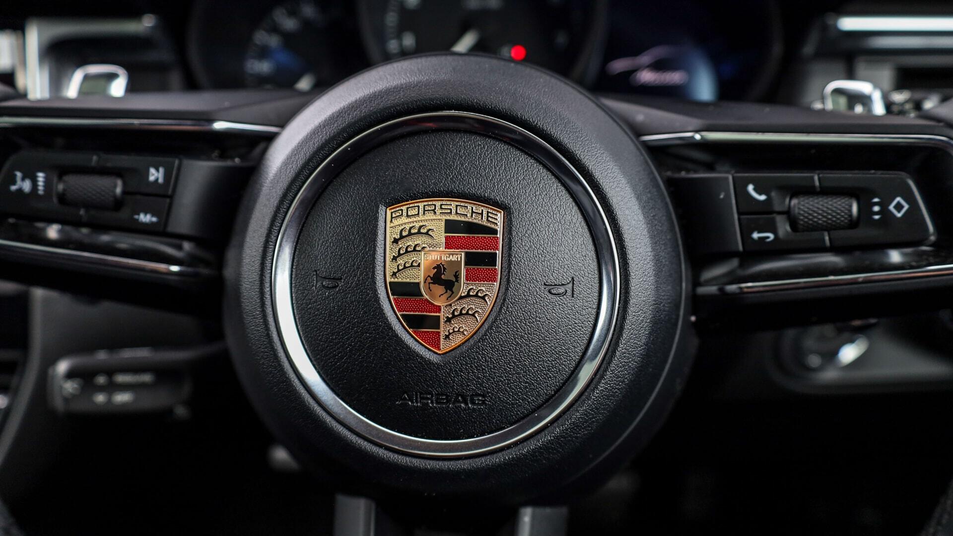 Porsche Macan view 23