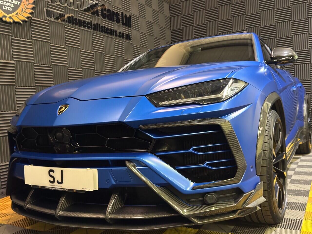 Lamborghini Urus view 26