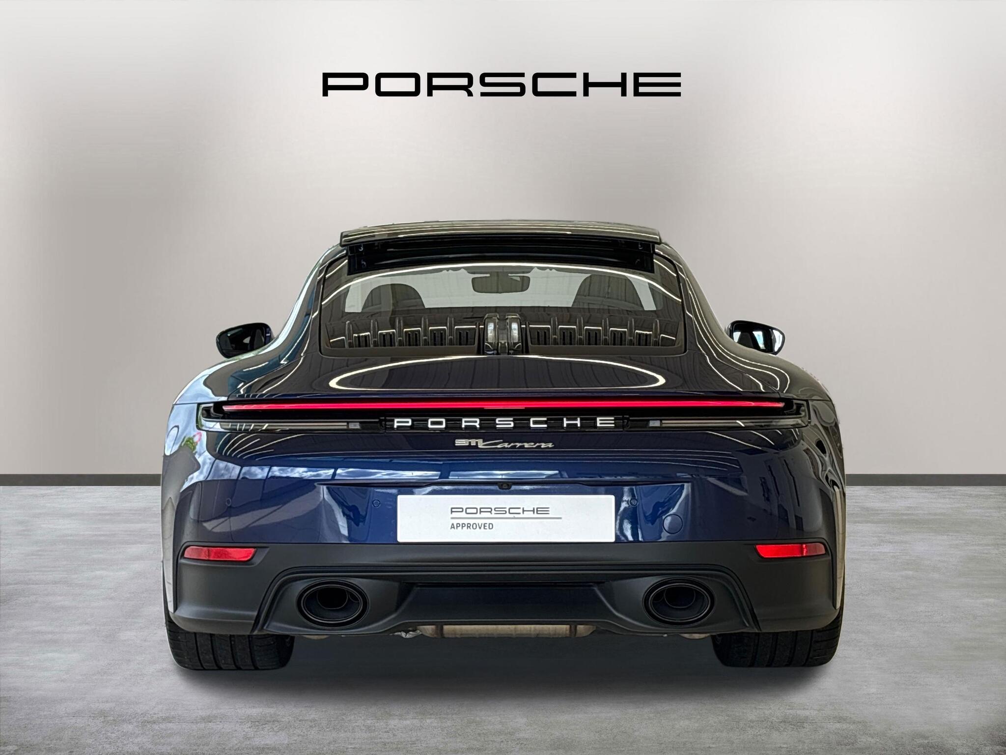 Porsche 911 view 6