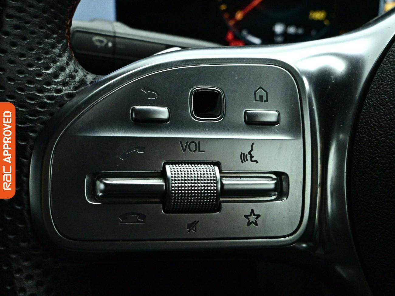 Mercedes-Benz Cla view 24