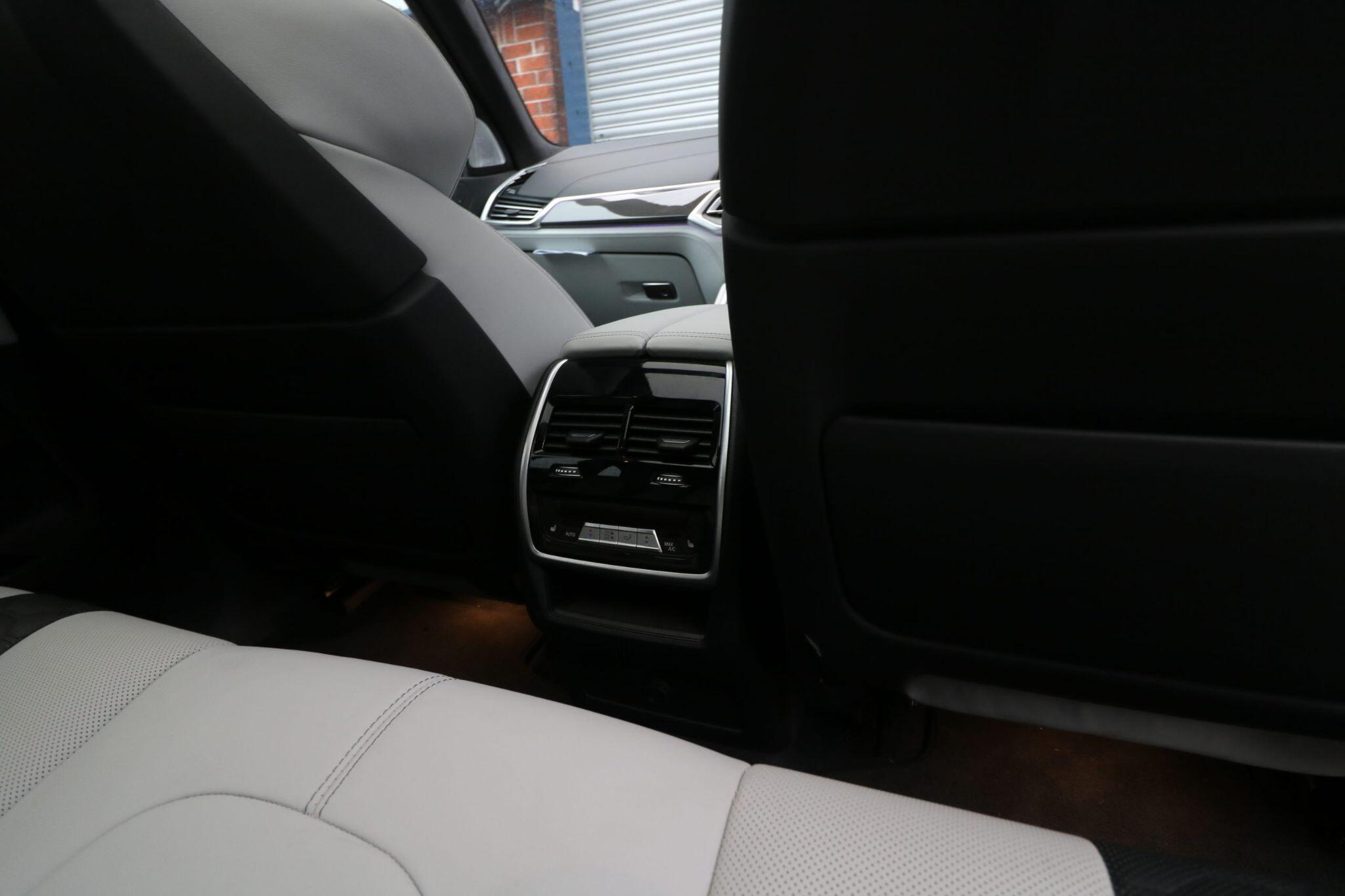 BMW X5 M view 12