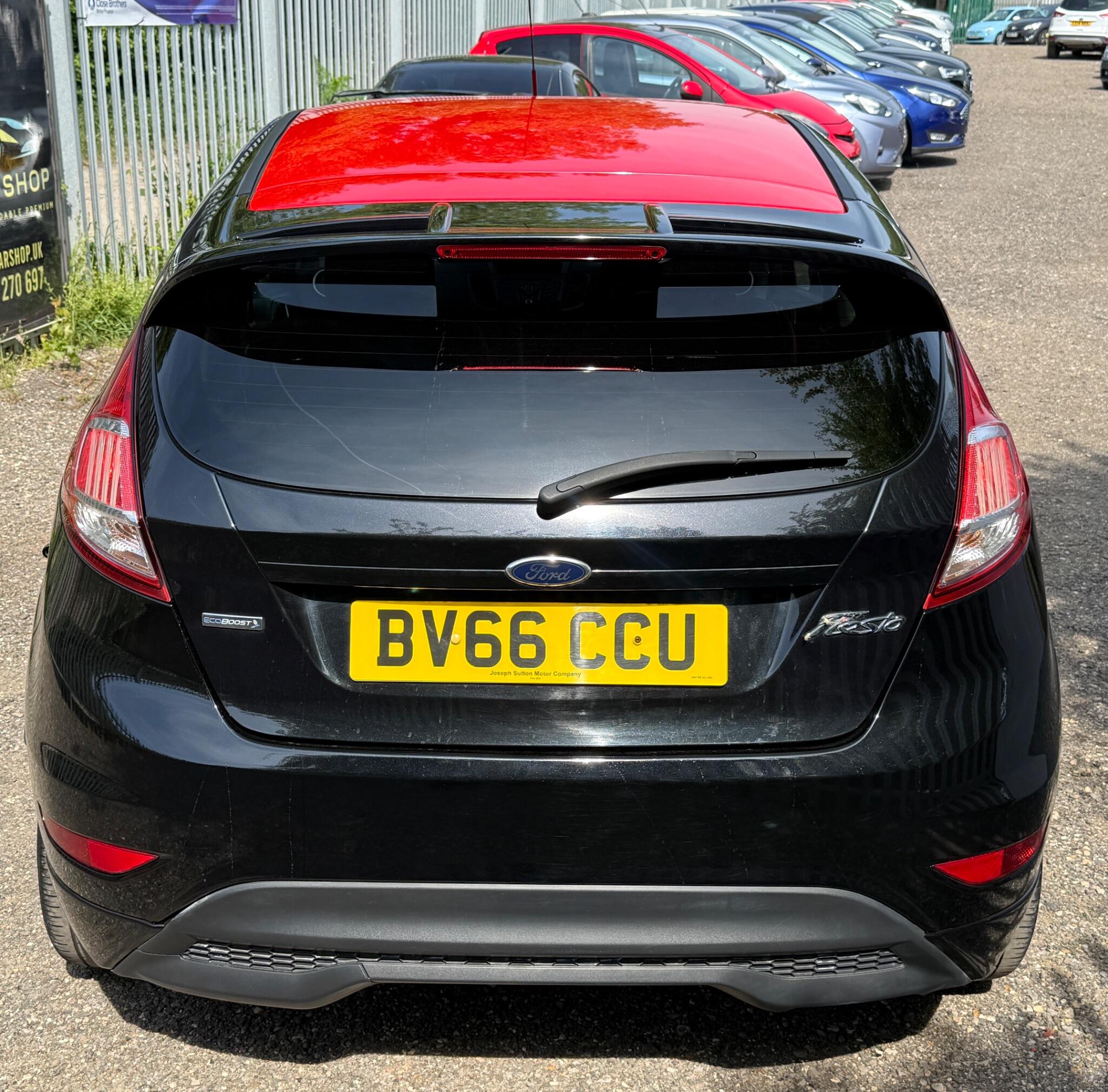 2016 Ford Fiesta image 9