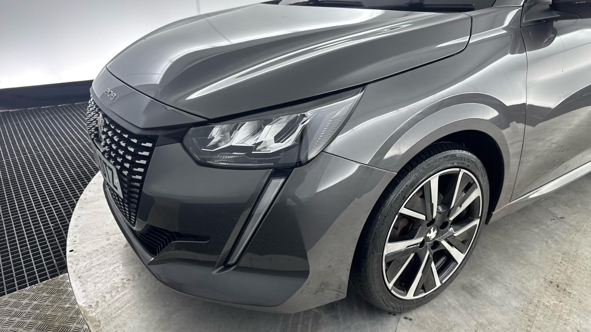 Peugeot 208 view 24