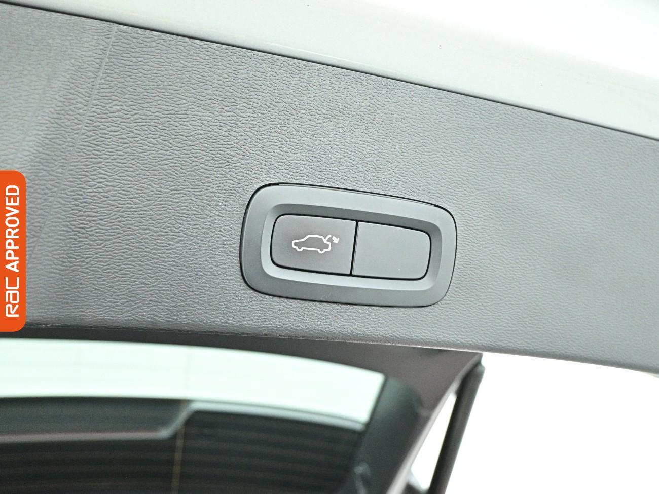 Volvo XC40 view 29