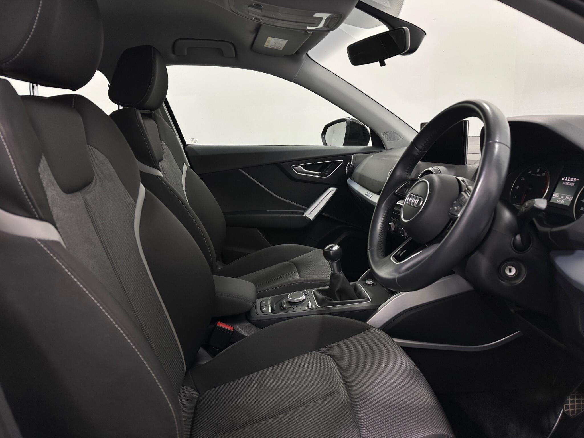 Audi Q2 view 32