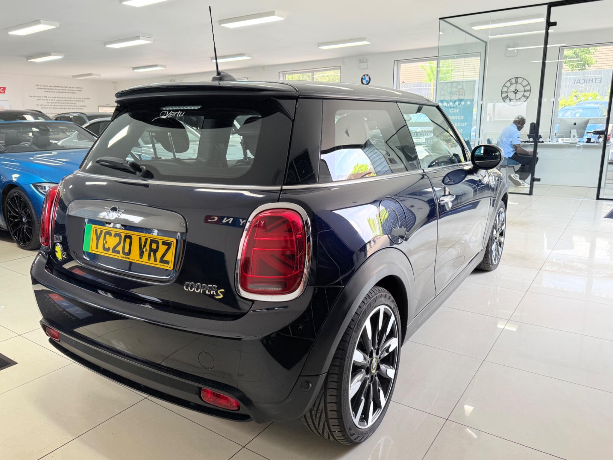 MINI Hatch view 15