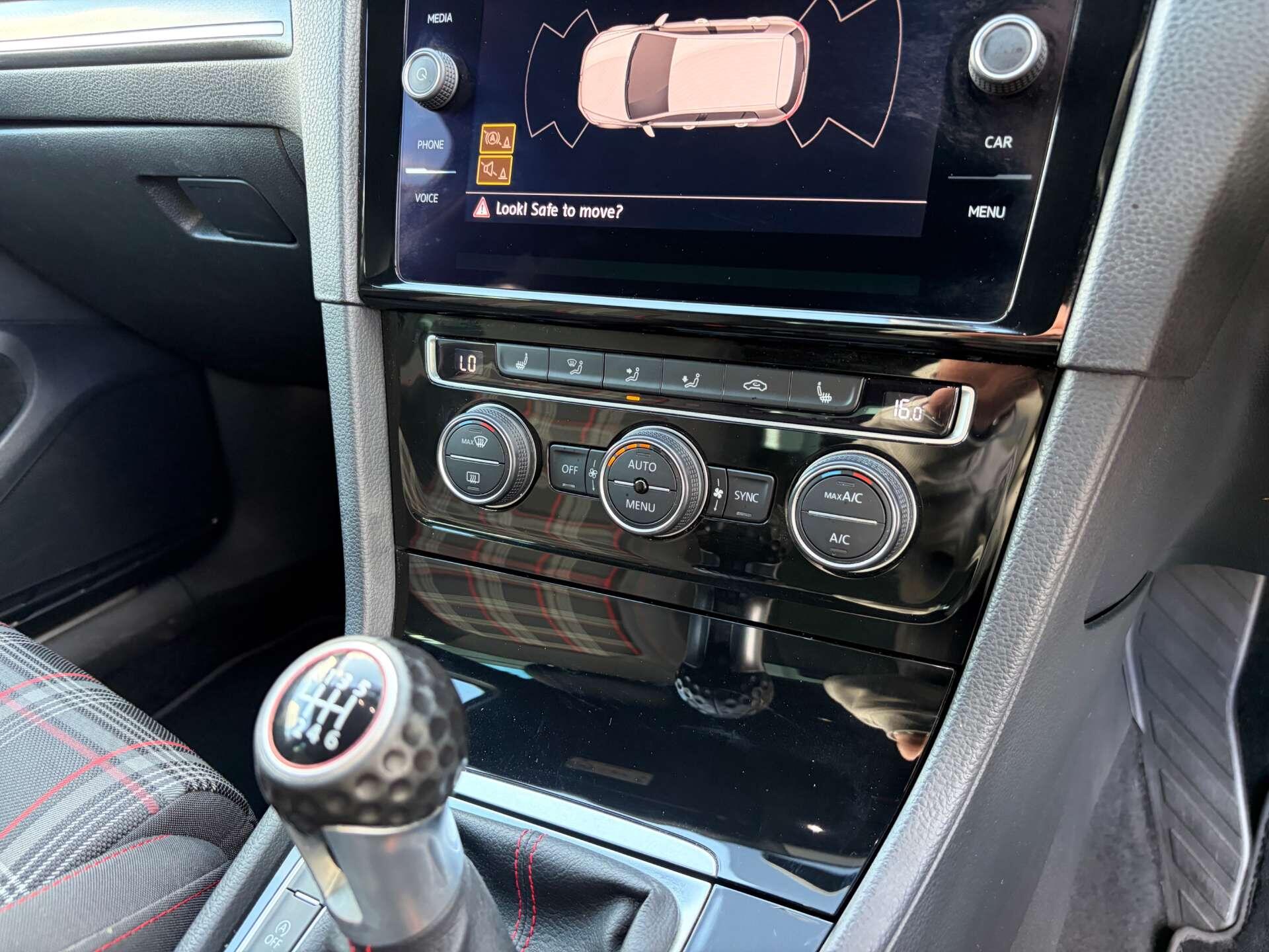 Volkswagen Golf view 42