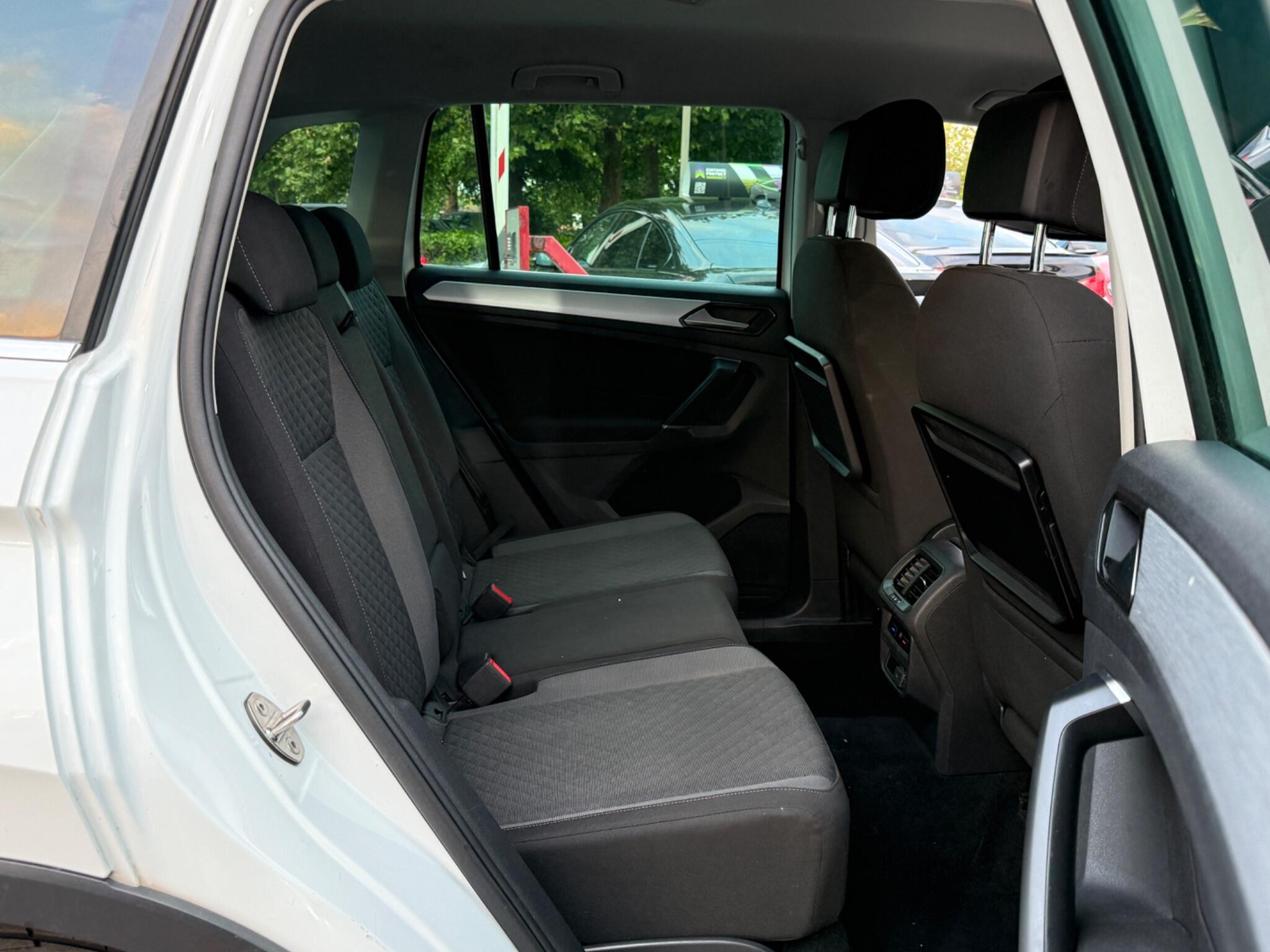 Volkswagen Tiguan - Image 41