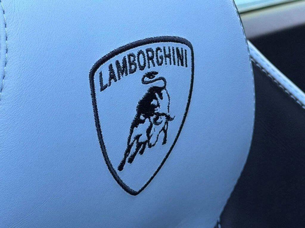 Lamborghini Huracan view 15