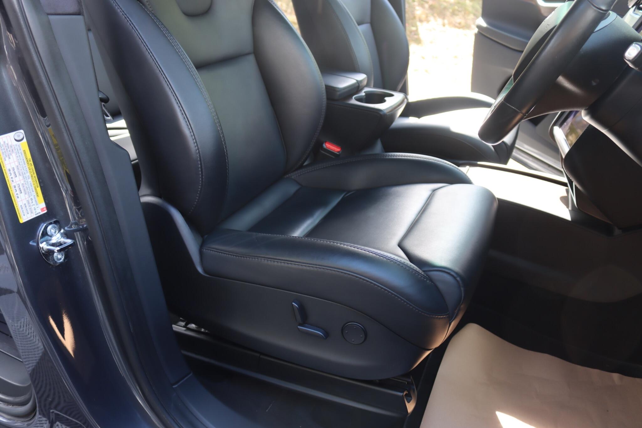 Tesla Model X view 45
