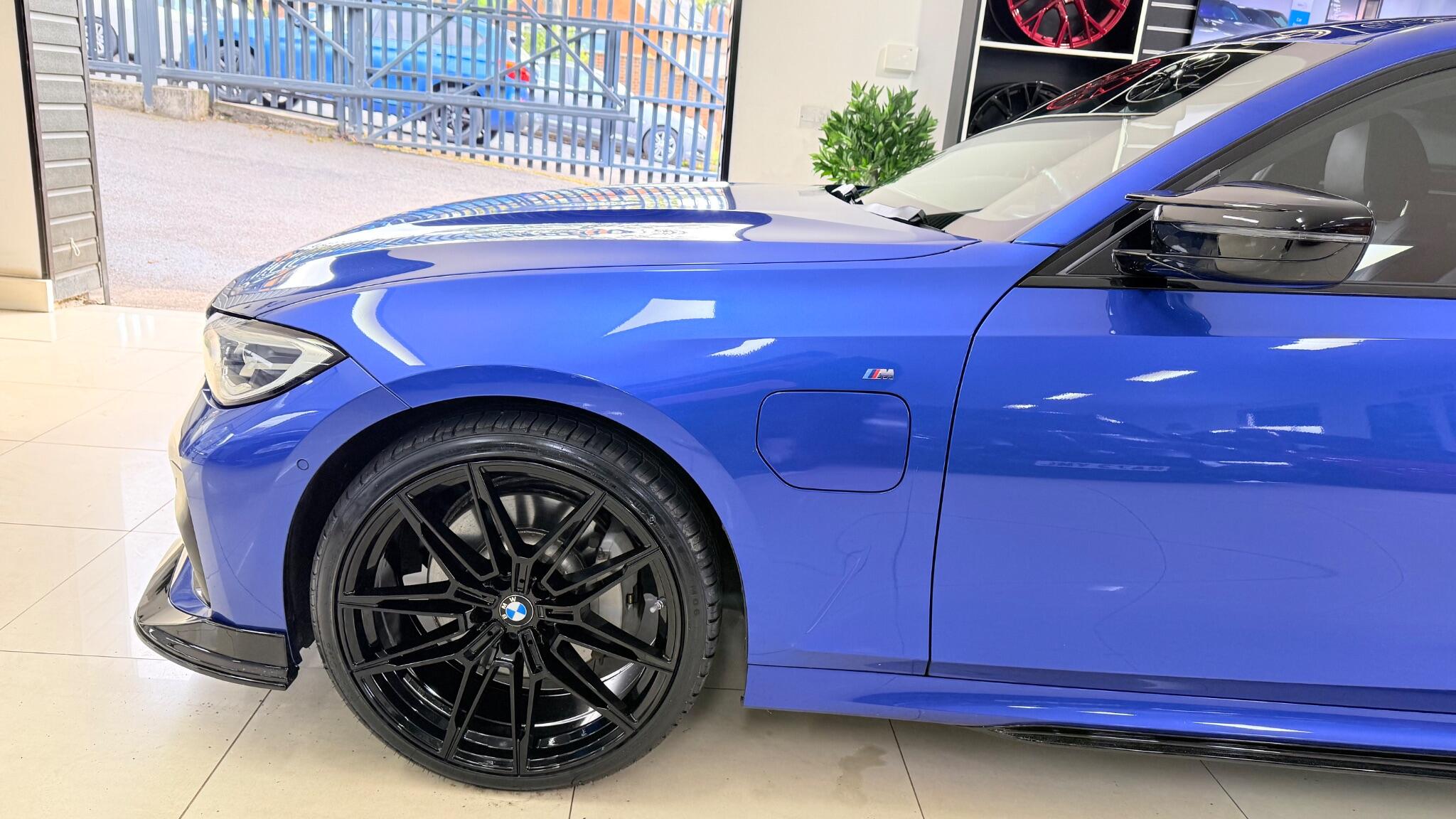 BMW 3 Series view 35