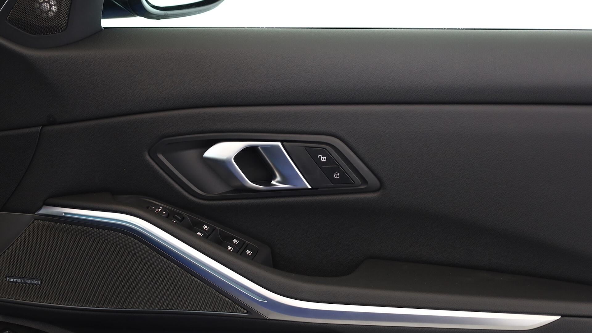 BMW 3 Series view 20