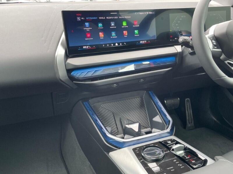 BMW X3 view 8