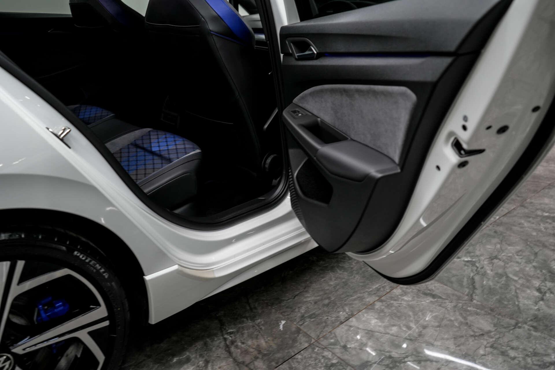 Volkswagen Golf view 21
