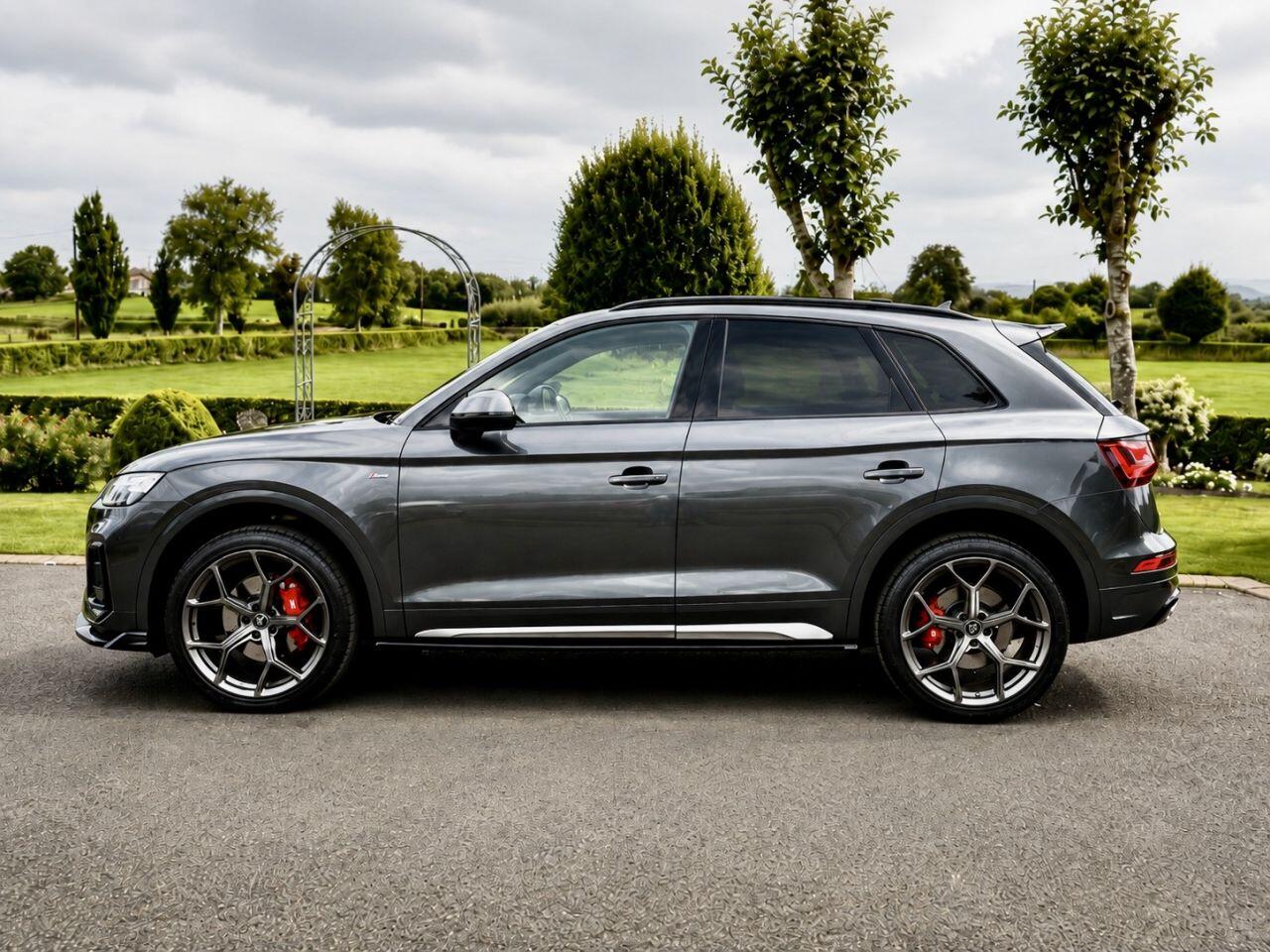 Audi Q5 view 5