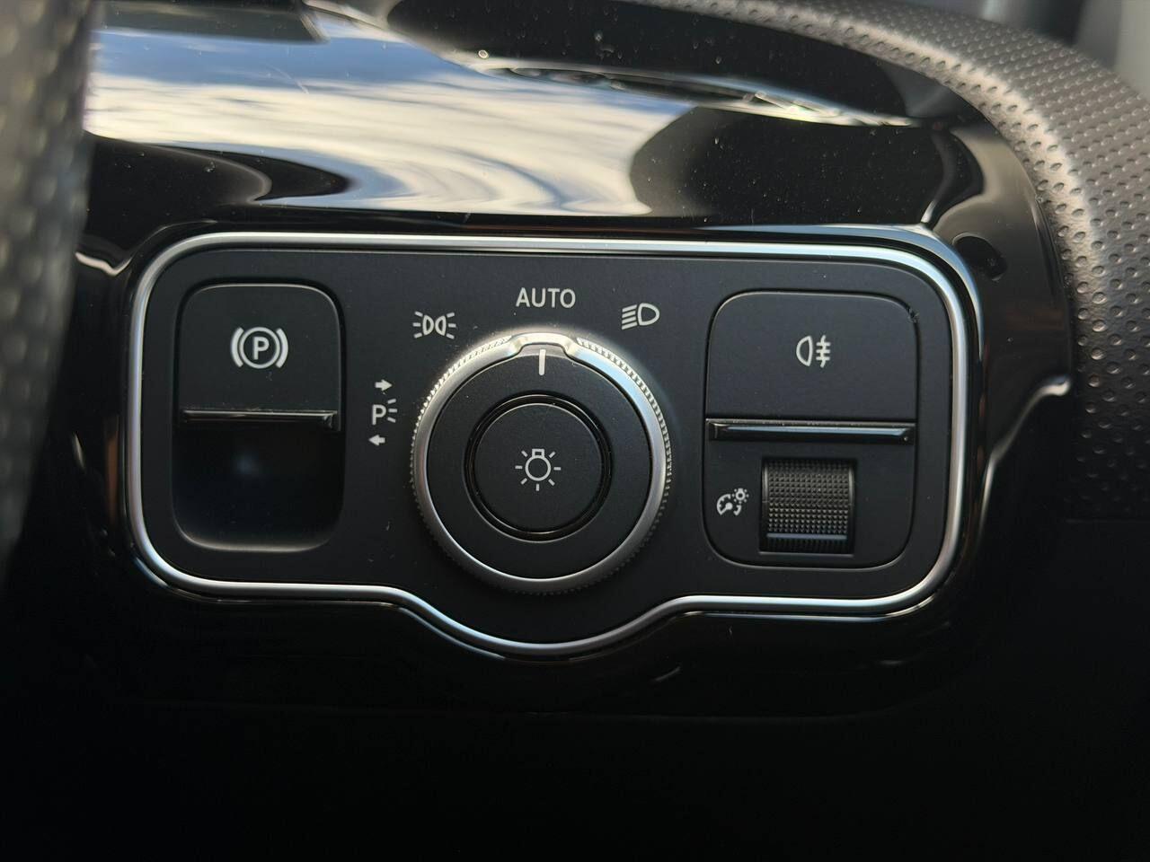 Mercedes-Benz Cla view 37