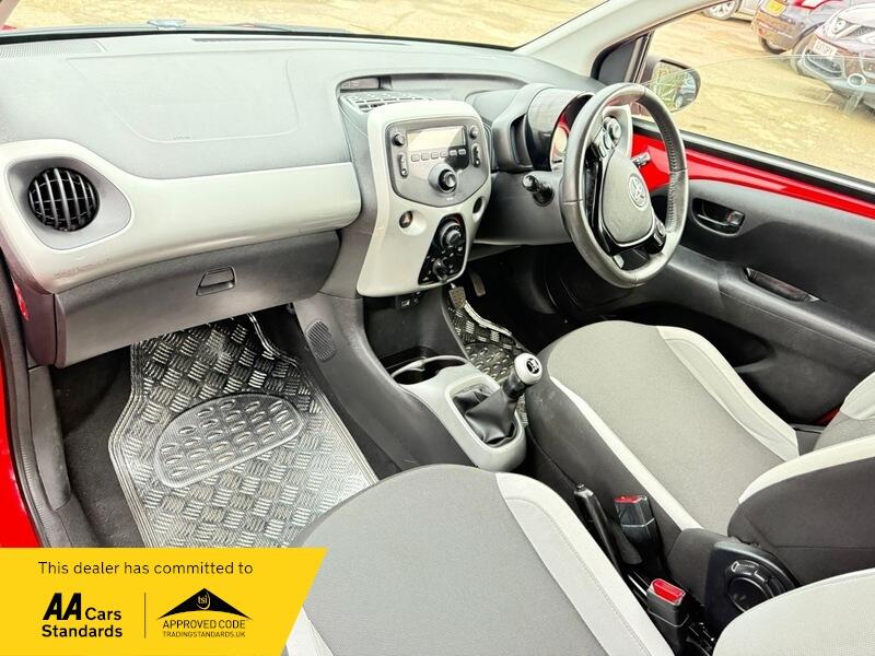2014 Toyota AYGO image 19