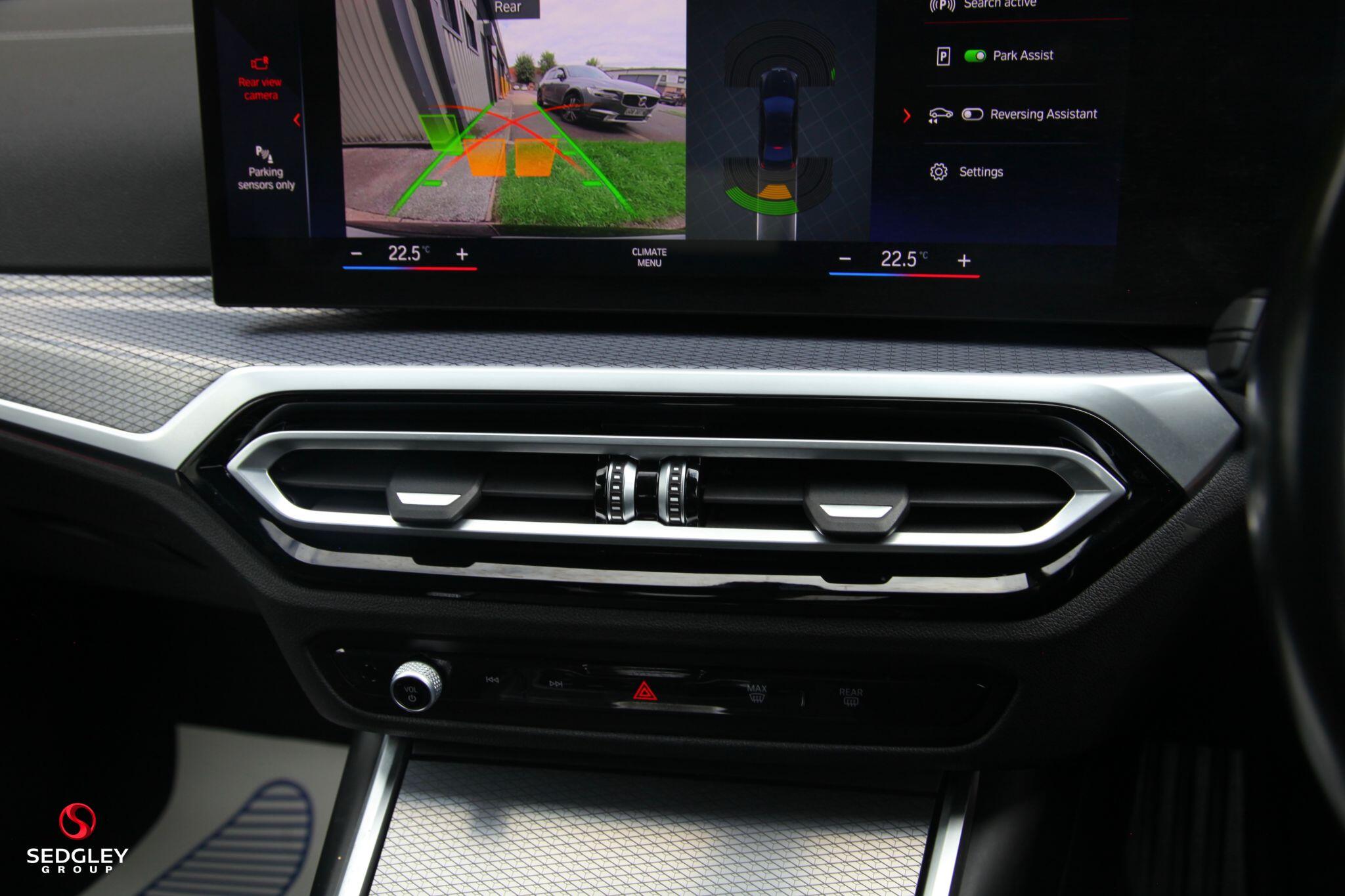 BMW 3 Series view 28