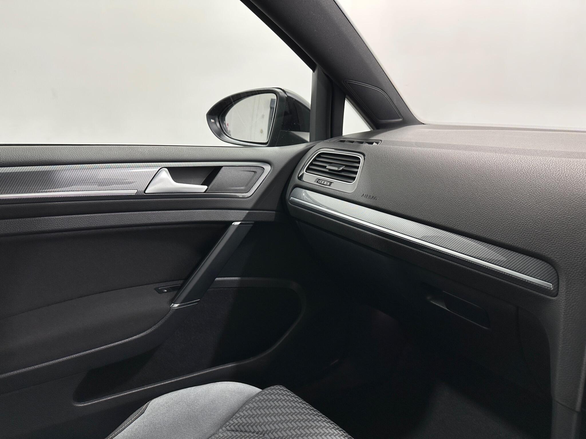 Volkswagen Golf view 27