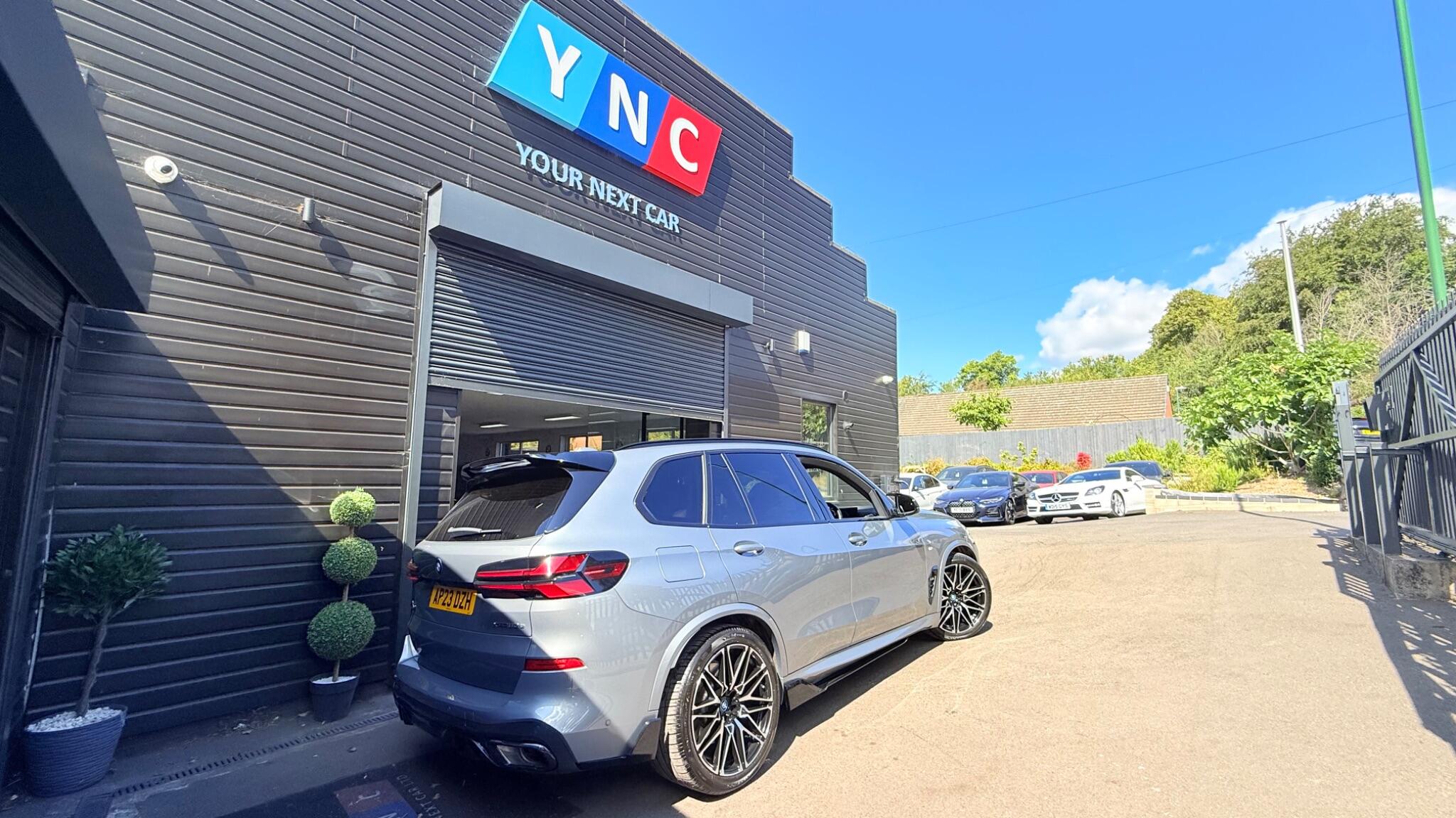 BMW X5 view 12