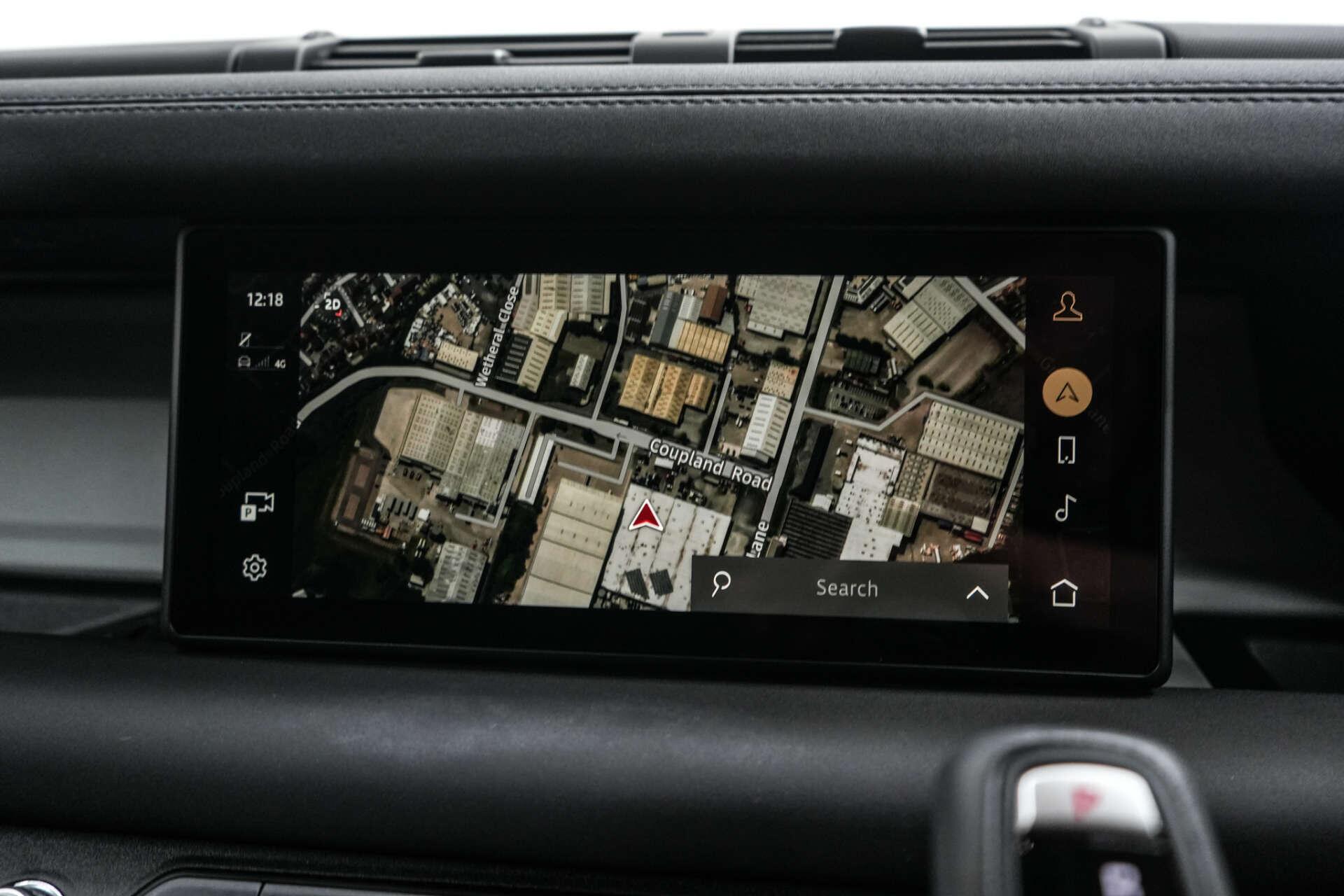 Land Rover Defender view 35