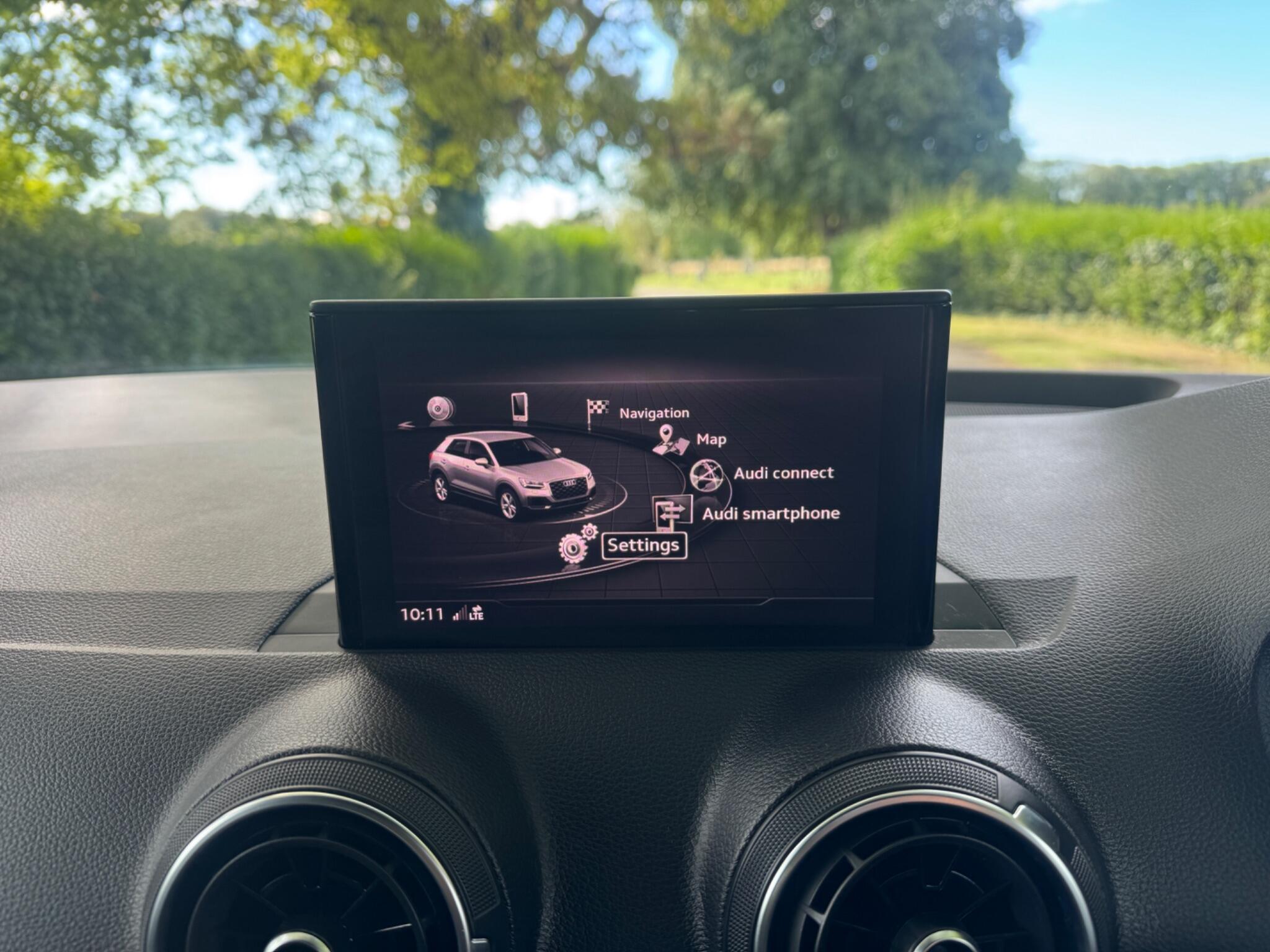 Audi Q2 view 56
