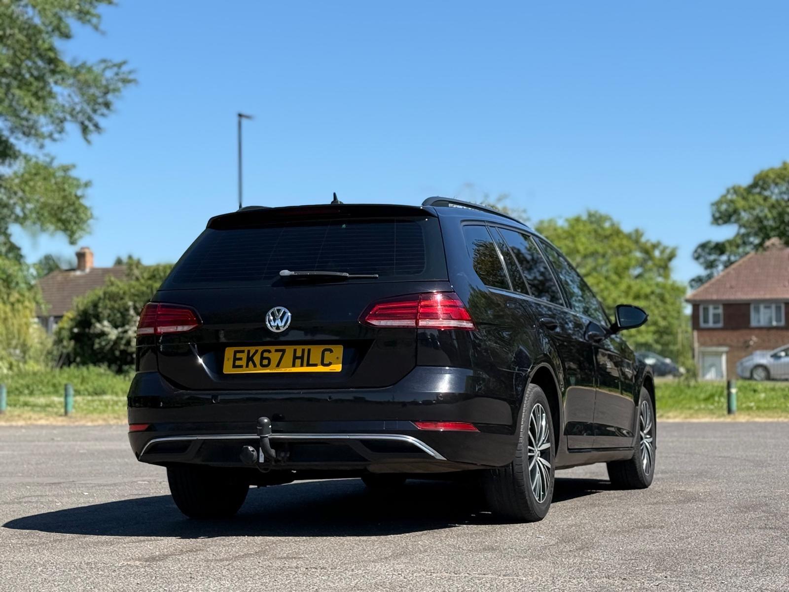 Volkswagen Golf view 17